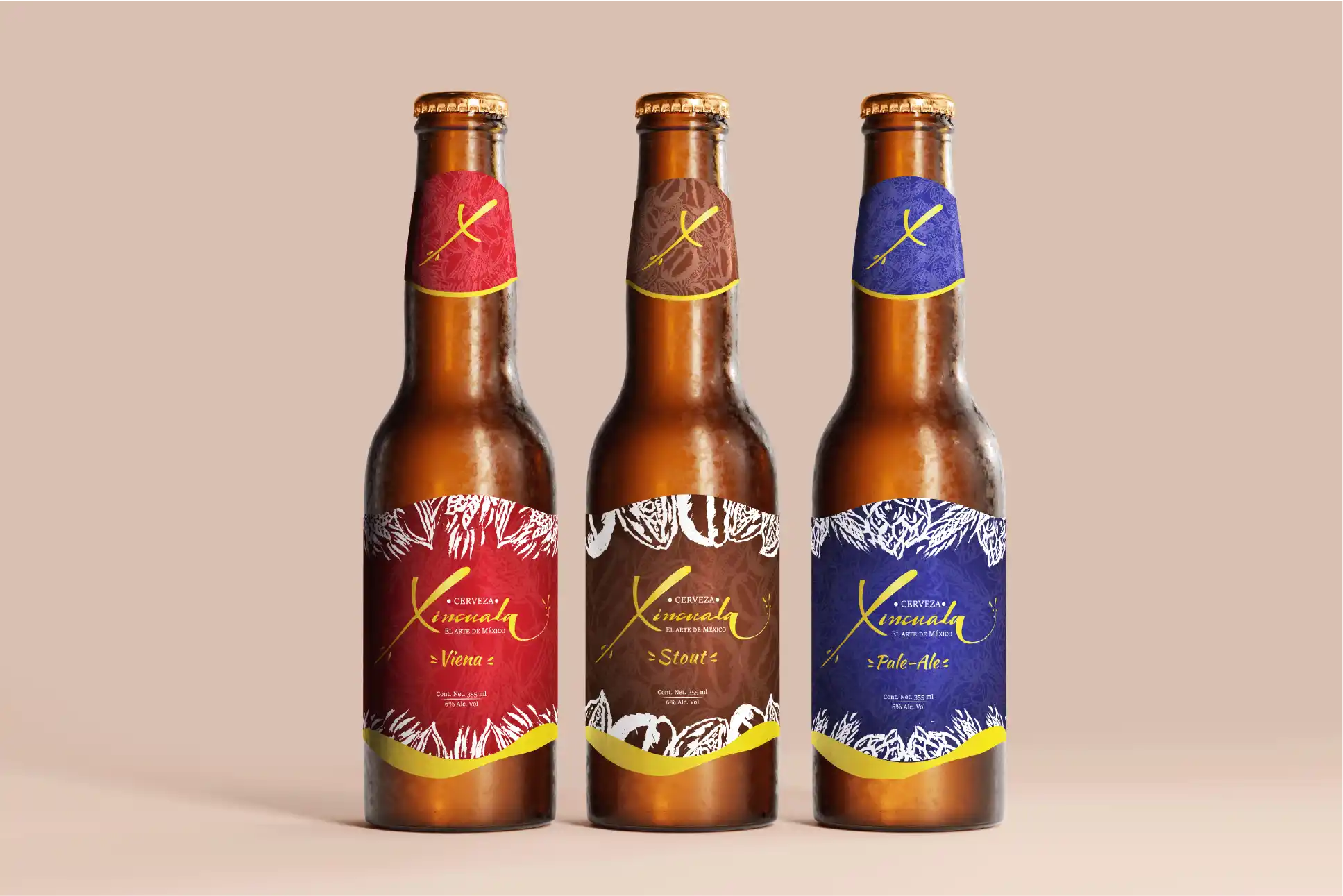 Tres botellas de cerveza Xincuala
